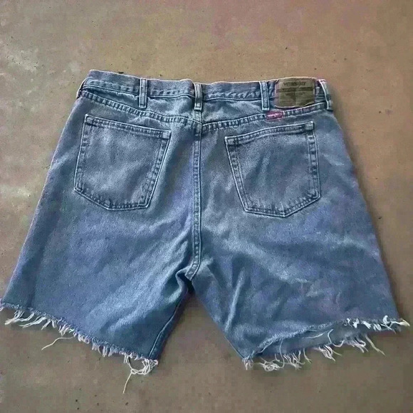 Wrangler Denim Jean Shorts Size 38 Relaxed Fit - Picture 3 of 5